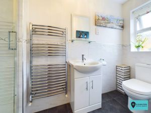 En Suite - click for photo gallery